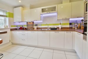 Kitchen- click for photo gallery